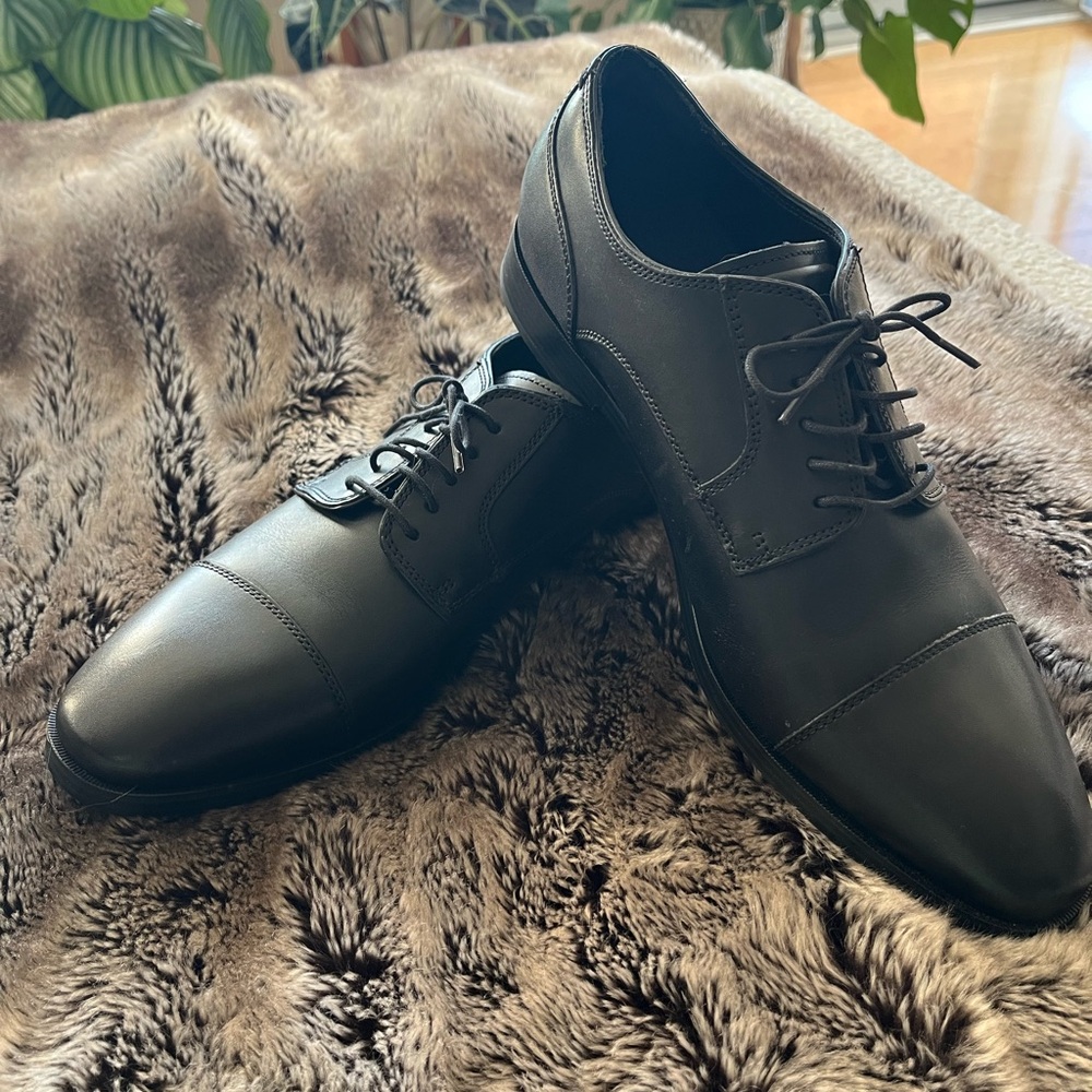 Cole Haan Black Leather Oxfords